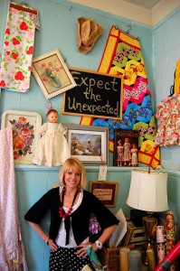 Laurie Everett in Annie Lauriess Antiques 03 18 2010 0502 199x300 Laurie Everett in Annie Lauriess Antiques 03 18 2010
