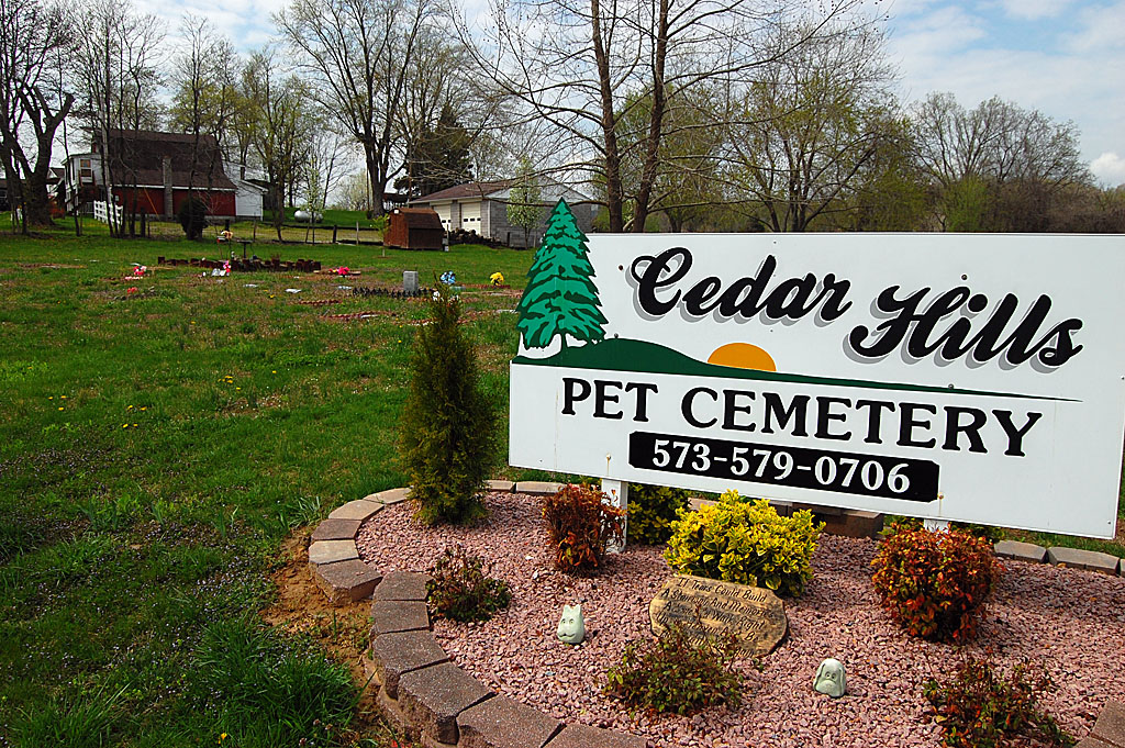 Cedar Hills Pet Cemetery - Cape Girardeau History and Photos
