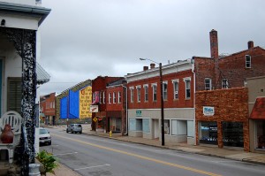 500 Block of Broadway 11 15 2011 8055 300x199 501 Broadway   Building with Lutheran Mural