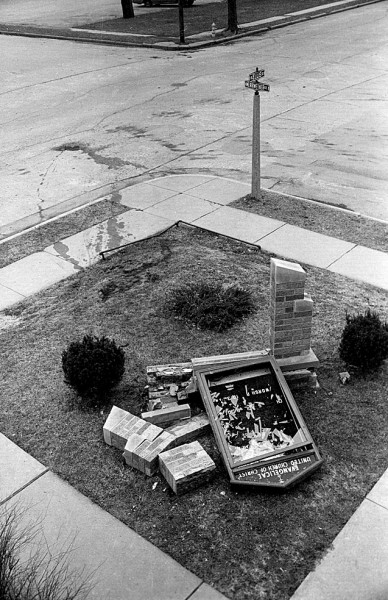 Crash knocks over sign in front of Evangelical United Church of Christ c 1966