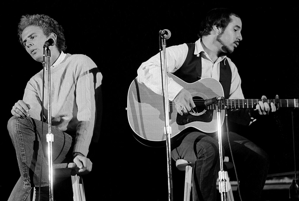 Photo of Simon and Garfunkel in concert at Ohio University on October 29, 1968