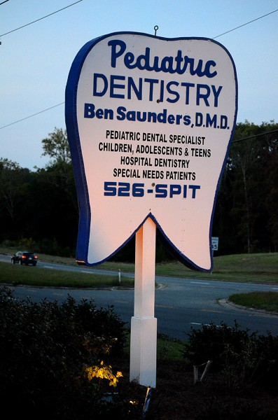Dentist sign 10-12-2013
