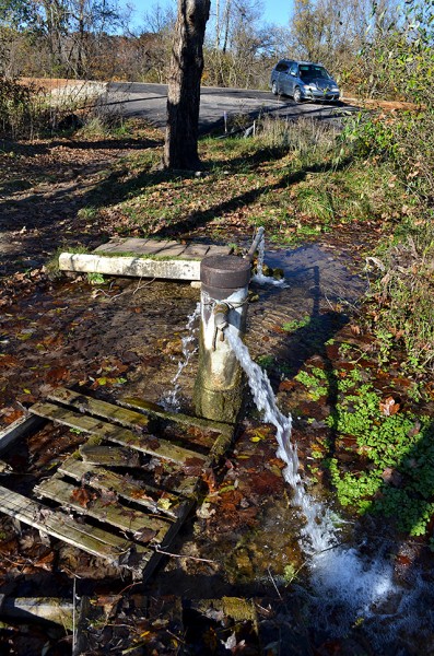 Artesian Well on 34 west of Marble Hill 11-07-2013