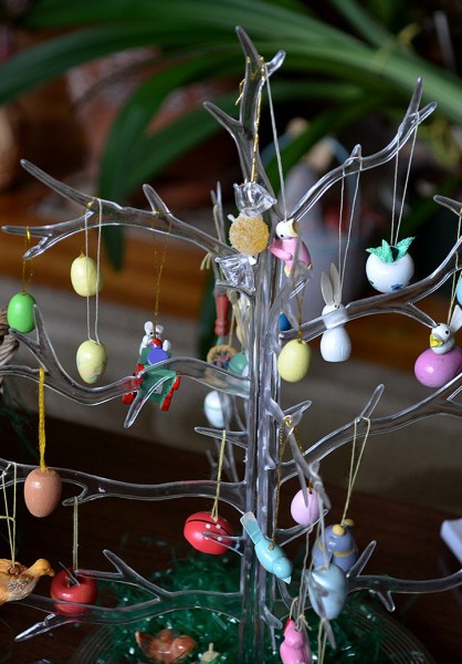 Mary Steinhof Easter decorations 04-18-2014