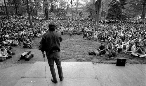Meeting on Ohio University Main Green after Kent State shootings 05-05-1970
