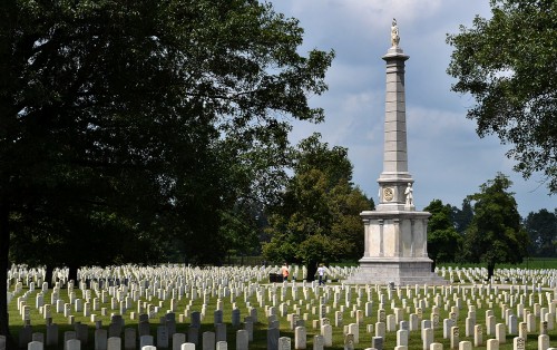 Mound City National Cemetery 08-10-2014_8574