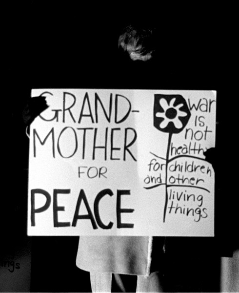Peace demonstration at Ohio University 02-22-1968