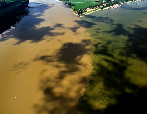 Aerials Cairo area Confluence of Mississippi and Ohio Rivers 08-13-2014