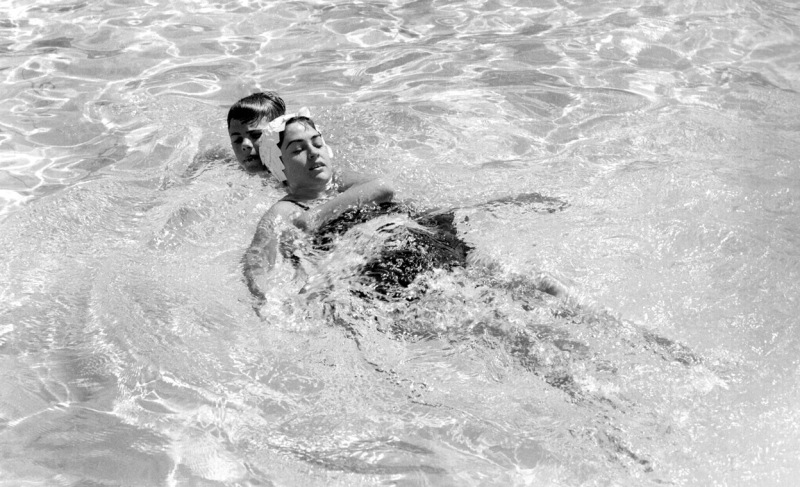 Capaha Park Pool lifesaving class c 1964
