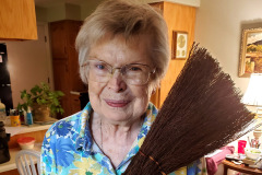 LaFern Stiver w cinnimon broom 09-27-2021