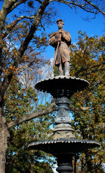 Civil War statue and fountain on grounds of Cape Girardeau's Common Pleas Courthouse 10-31-2009