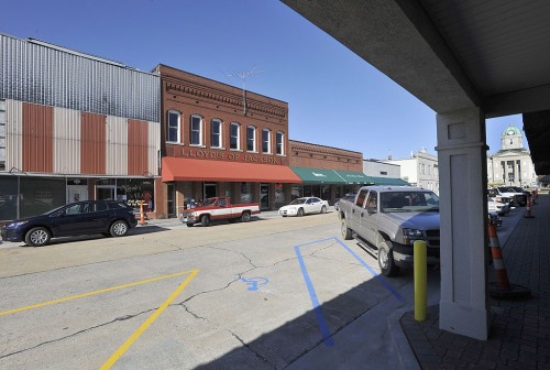 Old Palace Theater and cafe in Jackson, MO