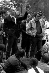 05-07-1970-03 Ministers holding Communion after Kent State 6