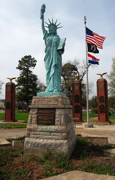 Statue of Liberty at Freedom Corner 04-02-2010