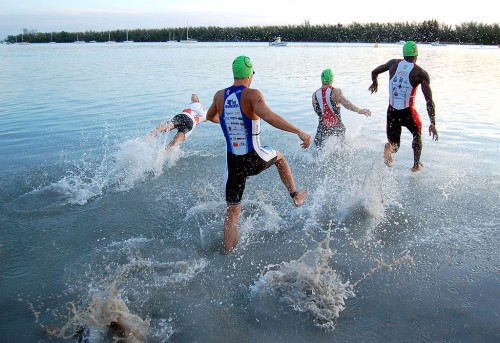 Controlled chaos at swim start 08-01-2010