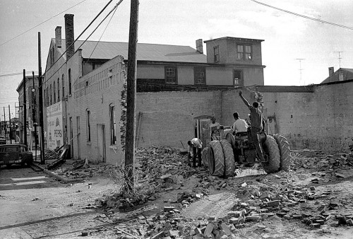 Demolition of Chris Cross Cafe at Broadway and Sprigg