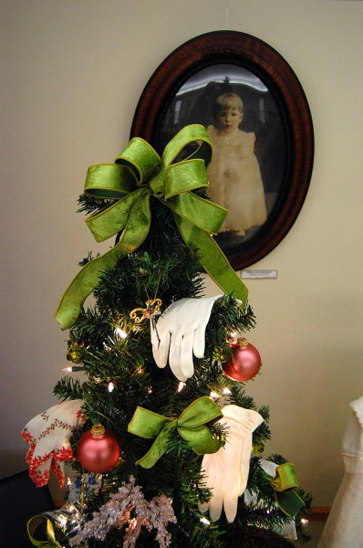 Altenburg Museum Dressing for Christmas Tree