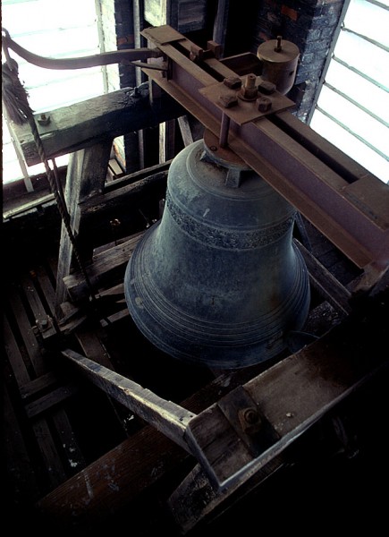 Old Trinity Lutheran Church 08-1978 bell