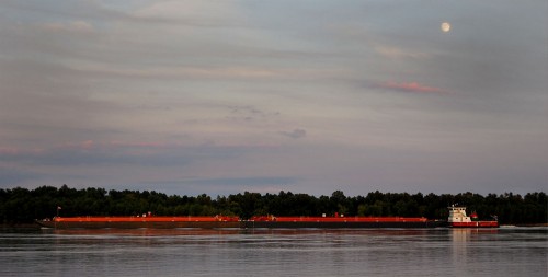 Moonrise on the Mississippi 08-11-2011