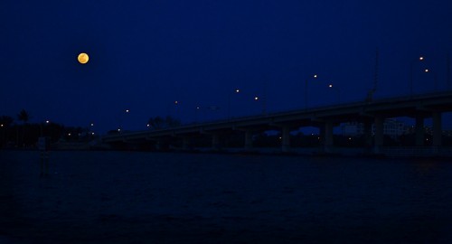 Super Moon rising at Lake Worth 05-05-2012