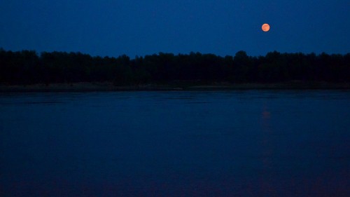 Full Moon over Mississippi River 07-03-2012_3375