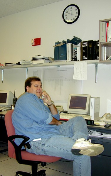 Mike Turpie waiting for midnight Y2K in PBNI telephone switchroom 12/31/1999