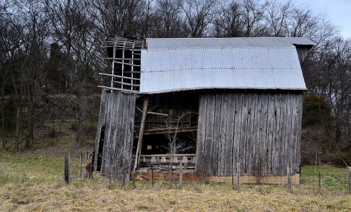 Barn on Hwy 74 south of Cape Girardeau 03-02-2013