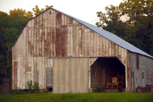 Barn near Oak Ridge by Matt Steinhoff 08-07-2013_7925