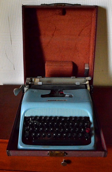 Steinhoff Olivetti typewriter 11-05-2013_0043