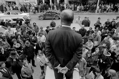 Jophn Glenn campaigns for senate in Athens OH 03-26-1970