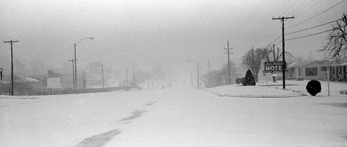 Snow and Ice around Cape Girardeau La-Petite Motel