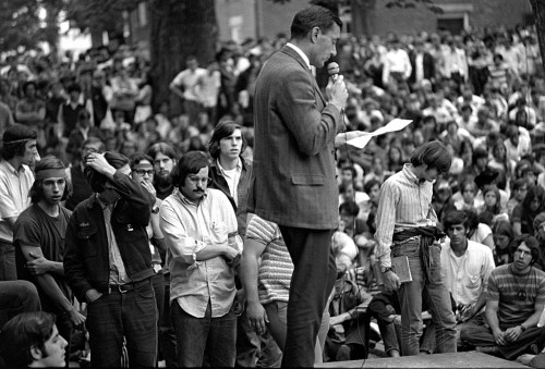 Meeting on Ohio University Main Green after Kent State shootings 05-05-1970