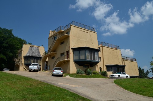 Apartment at Rivercrest and Green Acres Drives 08-03-2014