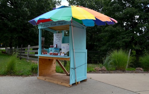 Produce stand 08-09-2014