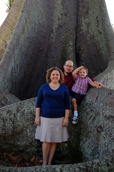 Sarah, Matt and Malcolm Steinhoff with kapok tree in Palm Beach 11-09-2008