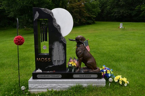 Grave of Charles Moss and Suzanne Moss - Logan OH 07-03-2015