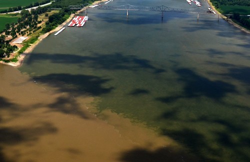 Aerials Cairo area Confluence of Mississippi and Ohio Rivers 08-13-2014