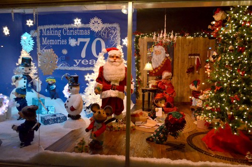 Hutson's Furniture Store Christmas Display 11-26-2015