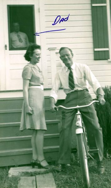 Mary Steinhoff and LV Steinhoff w Roy E Welch in background - Rolla MO 1942